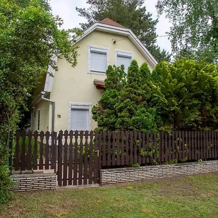 Horvath Haz Foeldszint Es Emelet Kueloen-kueloen Kiado 8-8 Fo Reszere, * Балатонфеньвеш